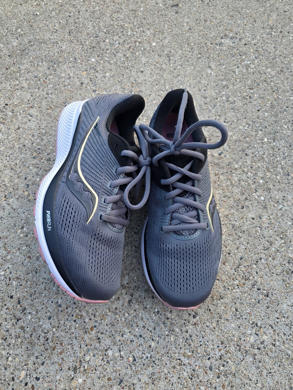 Saucony Women's Sneaker Size 7